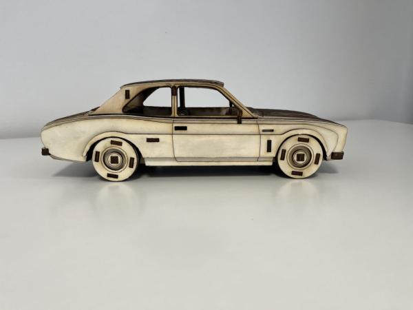 Escort MK1 `70 als 3D Großmodell  - Seitenansicht